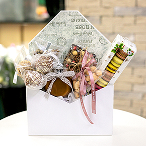 Подарочный набор сладостей ручной работы в Москве