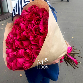 Букет 51 малиновая роза Эквадор Пинк Флойд (60 см) в Москве