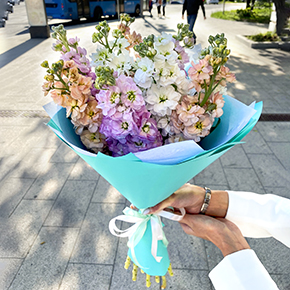 Букет ароматных маттиол (50см) в Москве