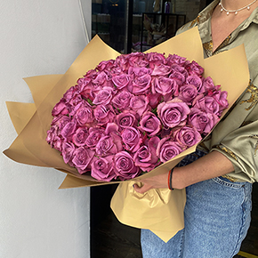 Букет 75 лиловых роз (40 см) в Москве