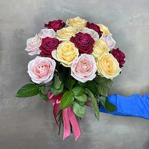 Букет из 17 роз "Весна" (50 см) в Москве