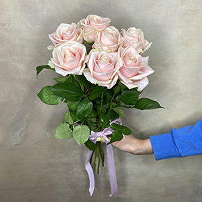 Букетик 7 розовых роз (50 см) в Москве