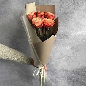 Букет из 5 роз Эквадор (70 см) в Москве