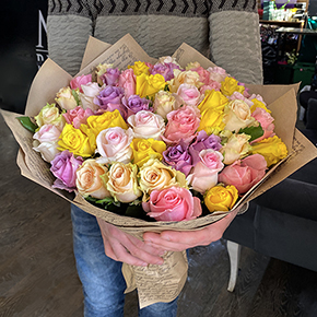 51 роза "Первая любовь" в Москве