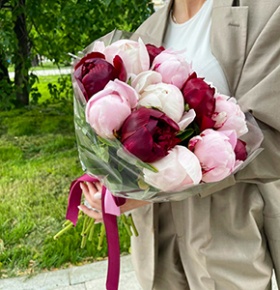 Букет из 15 Российских пионов в Москве