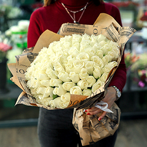 Букет 101 белая Кенийская роза (40 см) в Москве