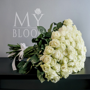 Букет 51 белая роза (50 см) в Москве