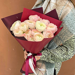 Букет 15 ранункулюсов Ханой в Москве