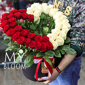 Сердце из 51 розы в шляпной коробке (55 см) в Москве