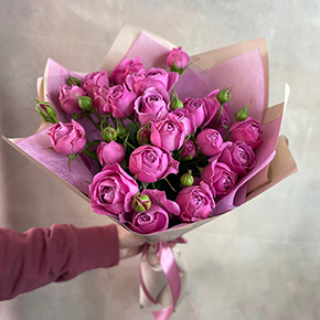 Букет 9 кустовых пионовидных роз Мисти Баблс в Москве