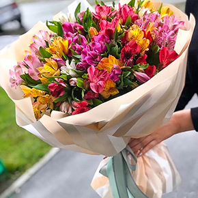 Букет из 15 альстромерий микс в Москве
