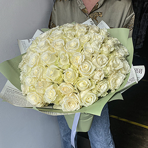 Букет 75 белых роз (40 см) в Москве
