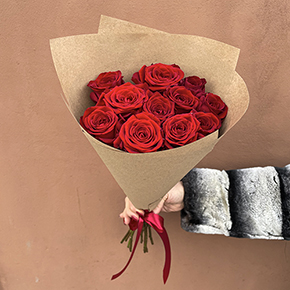 Букет 11 красных роз (50 см) в Москве