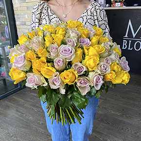 101 роза лилово-лимонный микс (40 см) в Москве