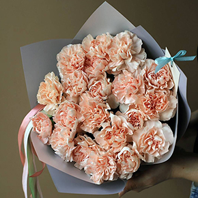Букет персиковых диантусов в Москве