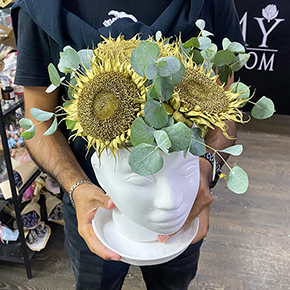 Композиция в керамическом кашпо "Золотой ты наш человек" в Москве