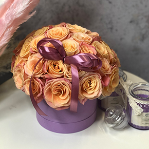 Шляпная коробочка с розами Мисс Пигги в Москве