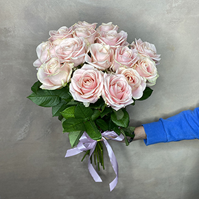 Букет из 15 нежно розовых роз (50 см) в Москве