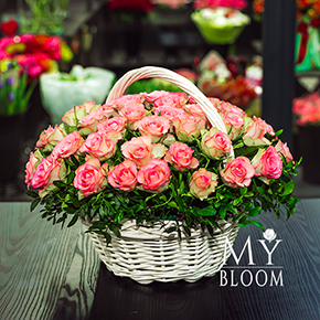 51 розовая роза в корзине (35 см) в Москве