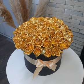 51 Золотая роза в шляпной коробке в Москве