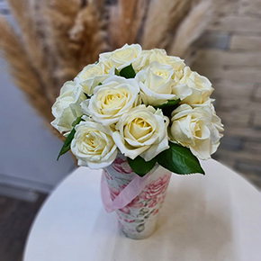 Розы в конусе Кармэн в Москве