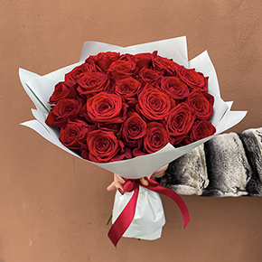 Букет из 21 красной розы (50 см) в Москве