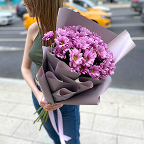 Букет из 7 кустовых хризантем Бакарди  в Москве