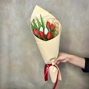 Букет 9 тюльпанов микс в Москве