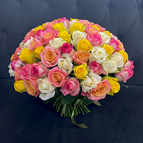 Букет 101 роза красочный микс (40 см) в Москве