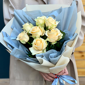 Букет из 7 персиковых роз (50 см) в Москве