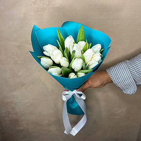Букет 15 белоснежных тюльпанов в Москве