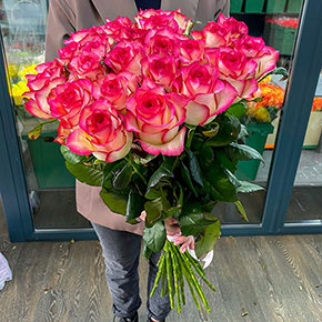 25 роз Джумилия (70 см) в Москве