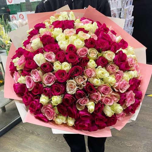 Букет 151 роза ягодный микс (40см) в Москве