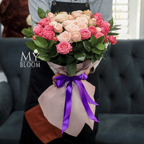 Букет 21 роза Бомбастик (50 см) в Москве